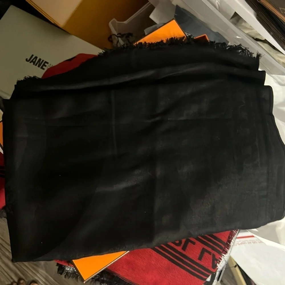 HERMÉS black pashmina long scarf with the tissue and Hermes rope and box - Picture 4 of 14